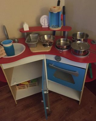 melissa & doug cook's corner wooden pretend play toy kitchen